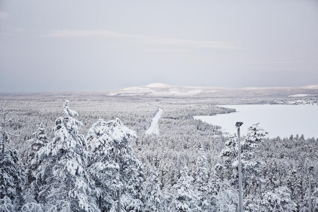 Ski-Inn Hotel Pyhätunturi Buitenkant foto