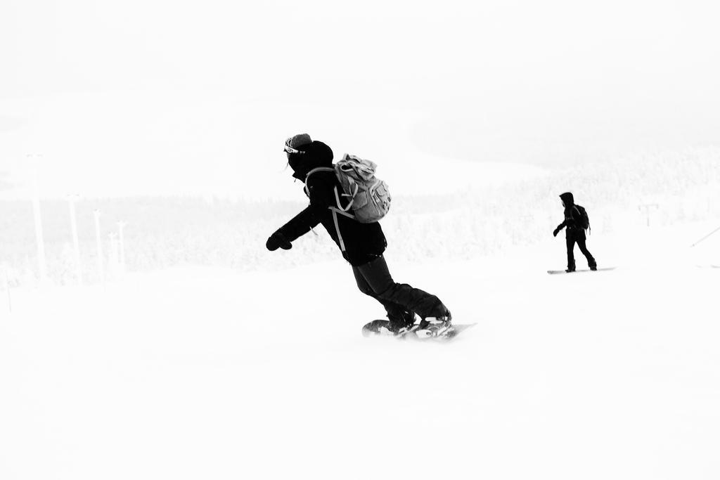 Ski-Inn Hotel Pyhätunturi Buitenkant foto